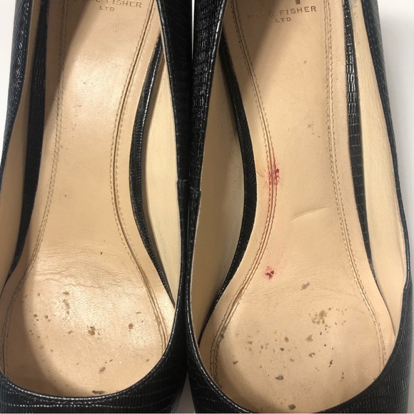 Marc Fisher Leather Black Point Toe Black Heels. Size 9. - Picture 9 of 9
